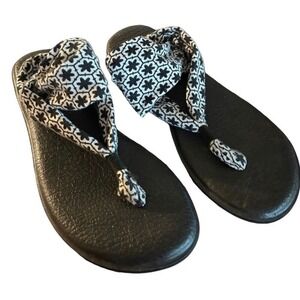 Sanuk Yoga Mat Flip Flops Women's Size 9‎ Black White Geometric Print Comfort